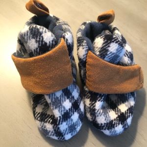 Baby boy plaid wrap around slippers